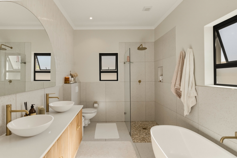 3 Bedroom Property for Sale in Aan de Wijnlanden Western Cape